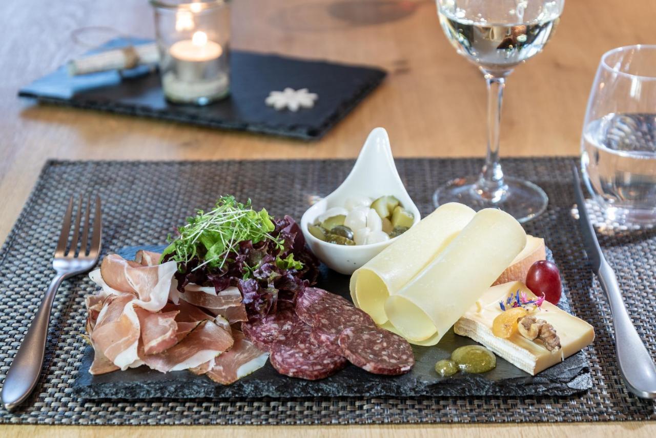 Typically Swiss Hotel Ermitage カンデルシュテッグ エクステリア 写真